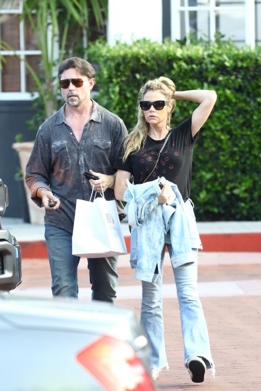 DENISE RICHARDS and Aaron Phypers on a Dinner Date at Lucky