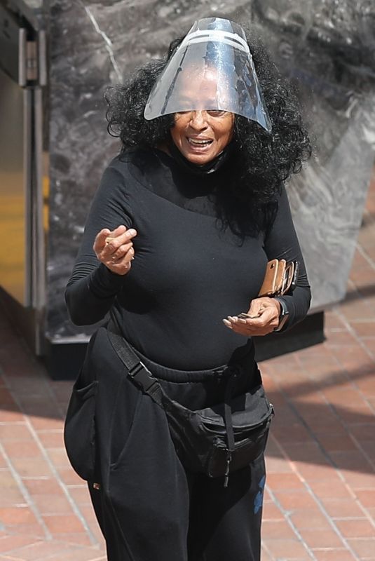 DIANA ROSS Shopping at Neiman Marcus in Beverly Hills 09/19/2023