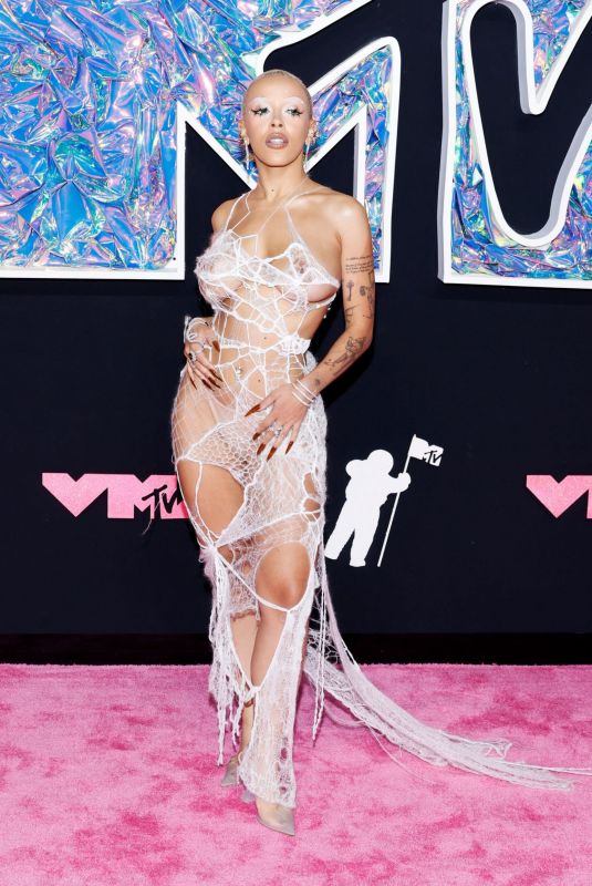 DOJA CAT at 2023 MTV Video Music Awards in Newark 09/12/2023