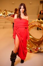 EMILY RATAJKOWSKI at Loewe Womenswear Spring/summer 2024 Show at Paris Fashion Week 09/29/2023