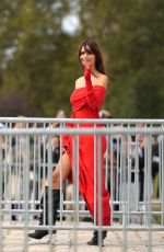 EMILY RATAJKOWSKI at Loewe Womenswear Spring/summer 2024 Show at Paris Fashion Week 09/29/2023