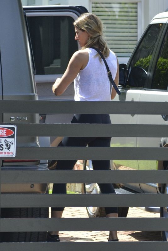 GISELE BUNDCHEN Arrives at a Gym and Valente Brothers Academy in North Miami Beach 09/17/2023