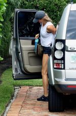 GISELE BUNDCHEN Heading Home After Morning Workout in Miami 09/02/2023