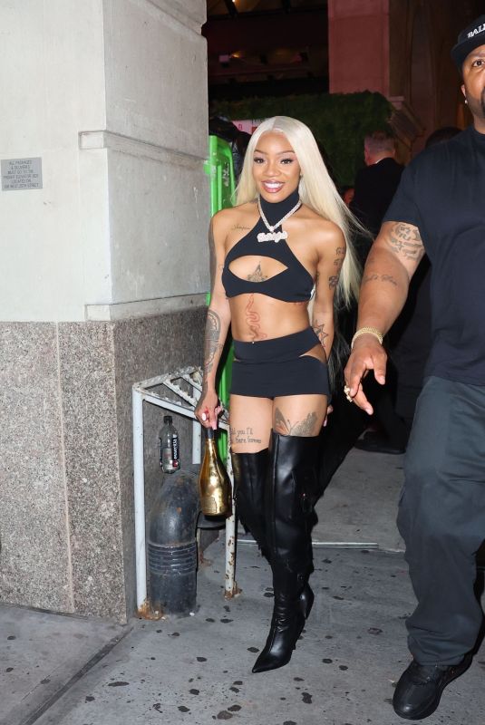 GLORILLA Arrives at Cardi B VMA