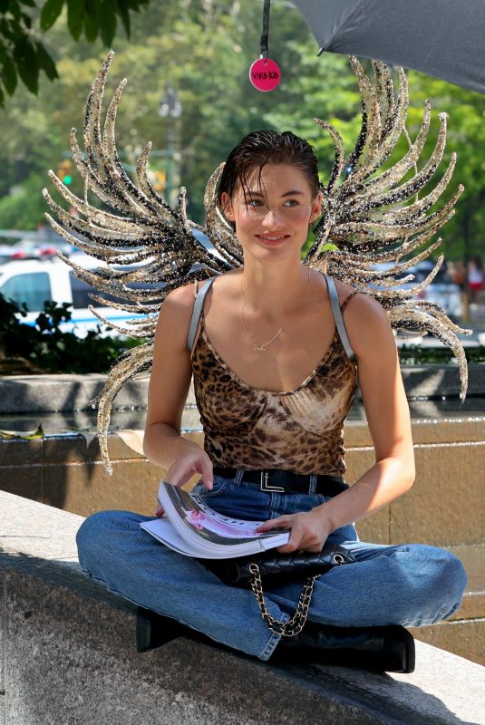 GRACE ELIZABETH at a Victoria’s Secret Photoshoot in New York 09/06/2023