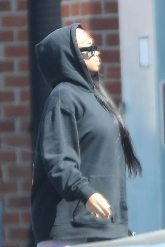 H.E.R. Heading to a Studio in Los Angeles 09/18/2023