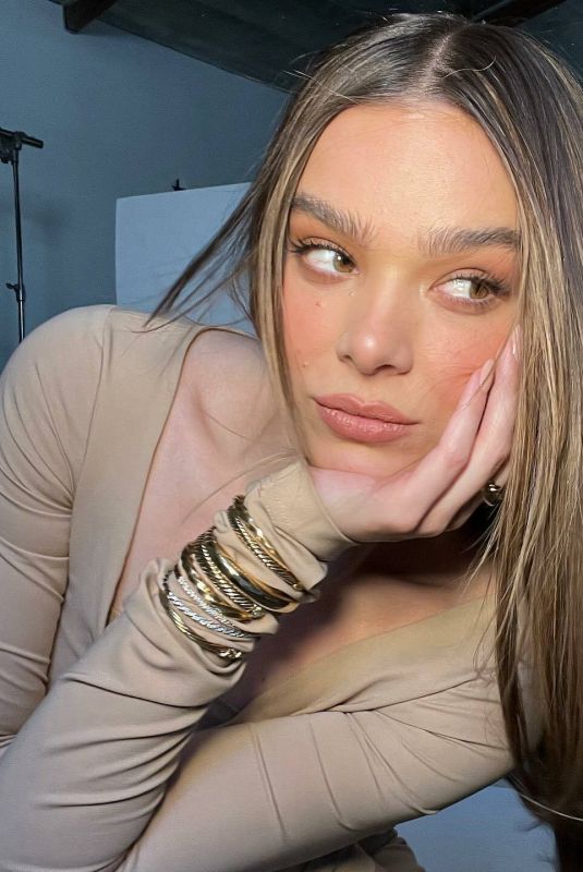 HAILEE STEINFELD - Instagram Photos 09/04/2023