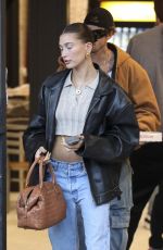 HAILEY and Justin BIEBER Ordering Takeout Pizza in Los Angeles 09/19/2023