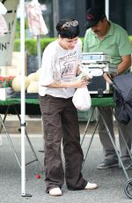 HALSEY Shopping at a Farmers Market in Los Angeles 09/03/2023