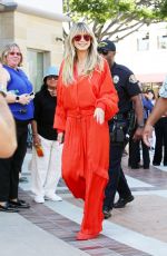 HEIDI KLUM Arrives on the Set of America