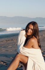 HELEN OWEN - Instagram Photos 09/17/2023