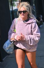 JAMIE LYNN SPEARS Leaves Dancing With The Stars Rehearsal Studio in Los Angeles 09/28/2023