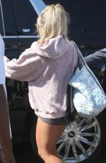 JAMIE LYNN SPEARS Leaves Dancing With The Stars Rehearsal Studio in Los Angeles 09/28/2023