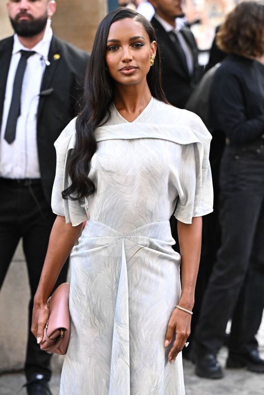 JASMINE TOOKES at Victoria Beckham Womenswear Spring/summer 2024 Show in Paris 09/29/2023