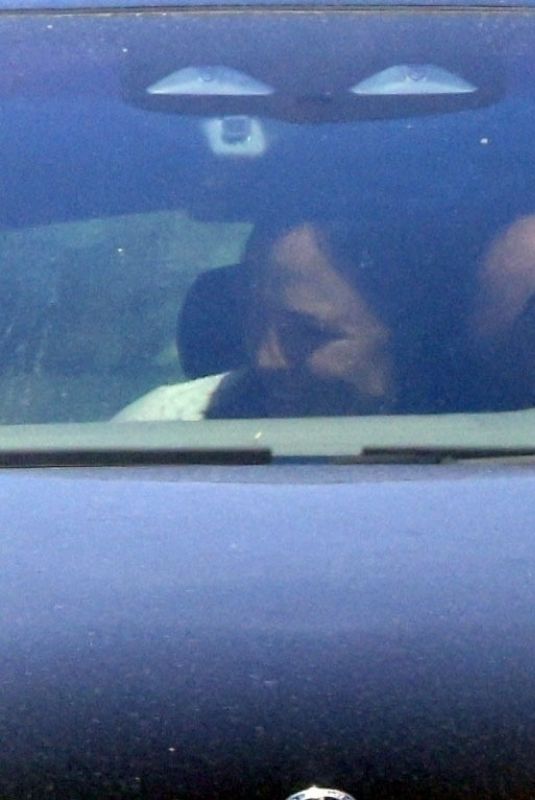 JENNIFER GARNER and Ben Affleck at Her Car in Los Angeles 09/15/2023