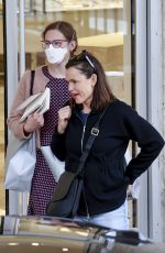JENNIFER GARNER Shopping with Her Daughter Violet at Neiman Marcus in Beverly Hills 09/02/2023