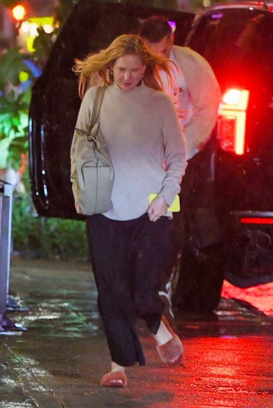 JENNIFER LAWRENCE and Cooke Maroney Out for Dinner in New York 09/17/2023
