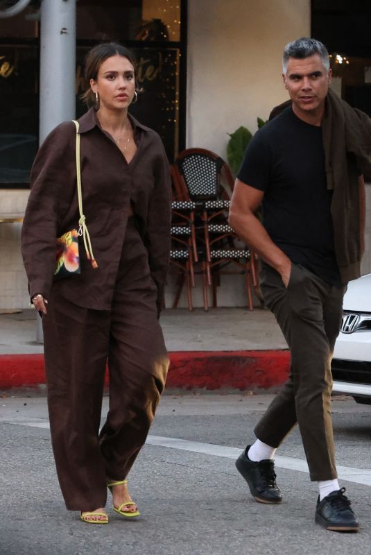 JESSICA ALBA Out Shopping in Beverly Hills 08/31/2023