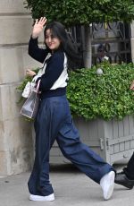 JISOO Arrivves at Her Hotel in Paris 09/27/2023