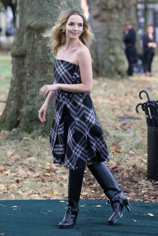 JODIE COMER at Burberry SS24 Collection Catwalk Show in London 09/18/2023