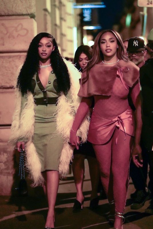 JORDYN and JODIE WOODS Arrives at at Hailey Bieber