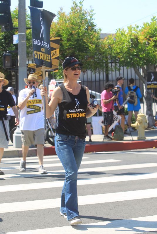 JOSIE DAVIS at SAG Strike at Paramount Studios in Hollywood 09/08/2023