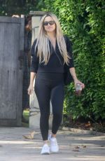 KATE HUDSON Out for a Stroll in Los Angeles 09/20/2023