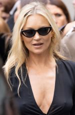 KATE MOSS Arrivves at Fendi Spring/Summer 2024 Fashion Show in Milan 09/20/2023