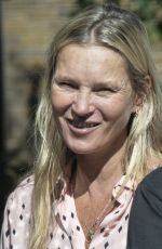 KATE MOSS Out Smoking During a Family Lunch in London 09/10/2023