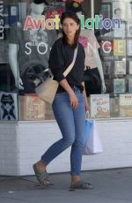 KATHERINE and CHRISTINA SCHWARZENEGGER Shopping at Kitson in Pacific Palisades 09/07/2023