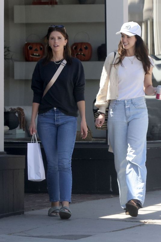 KATHERINE and CHRISTINA SCHWARZENEGGER Shopping at Kitson in Pacific Palisades 09/07/2023