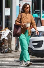 KATIE HOLMES Out for Lunch in New York 09/19/2023