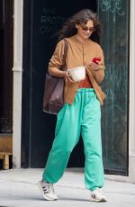 KATIE HOLMES Out for Lunch in New York 09/19/2023