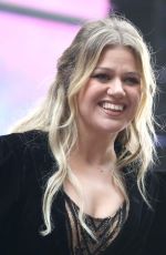 KELLY CLARKSON Performs at Today Show at Rockefeller Plaza in New York 09/22/2023