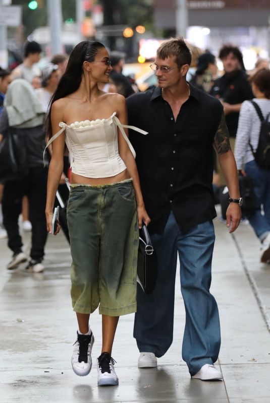 KELLY GALE Leaves Helmut Lang Fashion Show in New York 09/08/2023