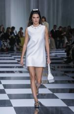KENDALL JENNER Runway Versace Spring/summer show at Milan Fashion Week 09/22/2023