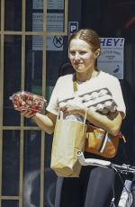 KRISTEN BELL Out Shopping Grocery in Los Feliz 09/07/2023