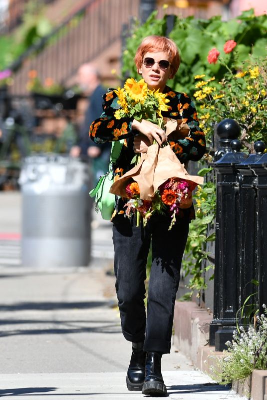 LILY ALLEN Out Shopping with a Friend in New York 09/17/2023