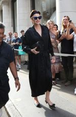LINDA EVANGELISTA Arrives to Her Book Signing on Dover Street in London 09/16/2023