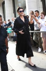 LINDA EVANGELISTA Arrives to Her Book Signing on Dover Street in London 09/16/2023