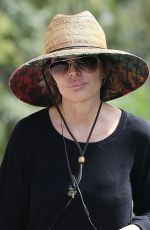 LISA RINNA Out for Her Morning Walk in Los Angeles 09/18/2023