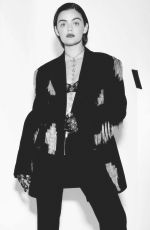 LUCY HALE for Contentmode Magazine, October 2023