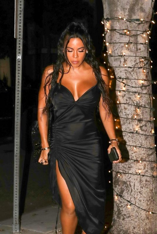 LUNA STAR Leaves Catch Steak in West Hollywood 09/15/2023