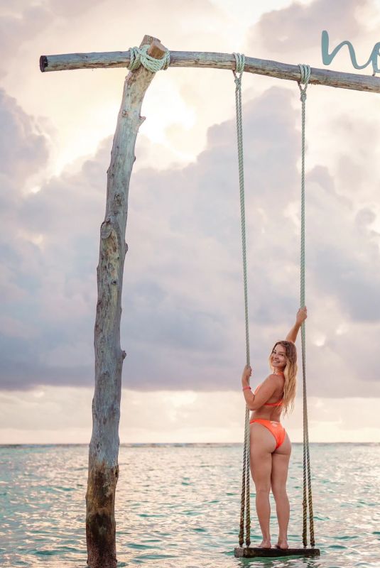 MADELYN CLINE at a Photoshoot, September 2023