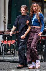 MALIA OBAMA Out with Friends in New York 09/09/2023