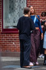 MALIA OBAMA Out with Friends in New York 09/09/2023