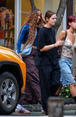 MALIA OBAMA Out with Friends in New York 09/09/2023