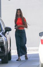 MALIA OBAMA Visits a Friend in Los Angeles 09/07/2023