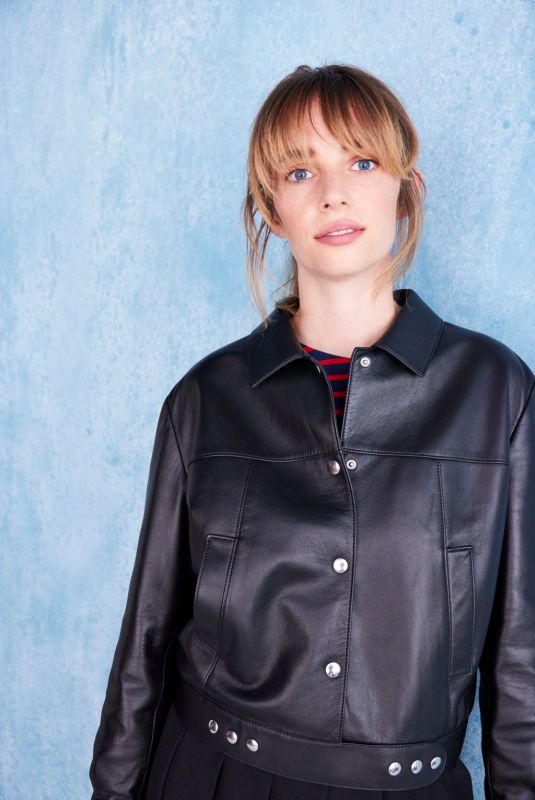 MAYA HAWKE - Deadline Portrait Studio at TIFF 2023