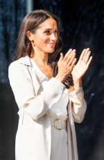 MEGHAN MARKLE and Prince Harry at Swimming Medal Ceremony at Invictus Games 09/16/2023